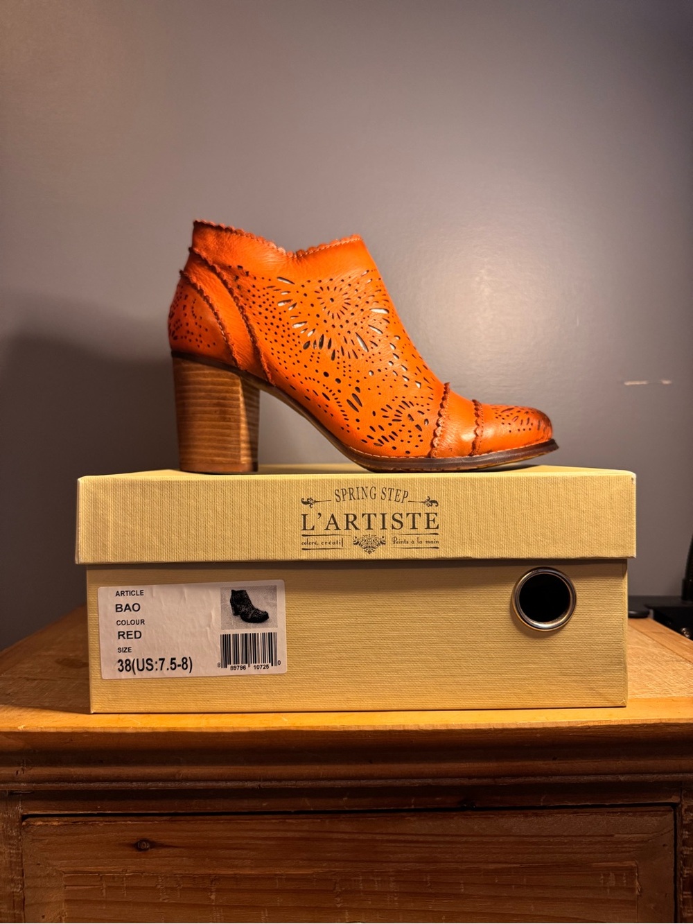 Women’s L’Artiste BAO Red Cutout Leather Ankle Bootie